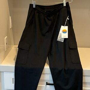NWT VUORI BOYFRIEND CARGO JOGGER BLACK HEATHER SIZE MEDIUM